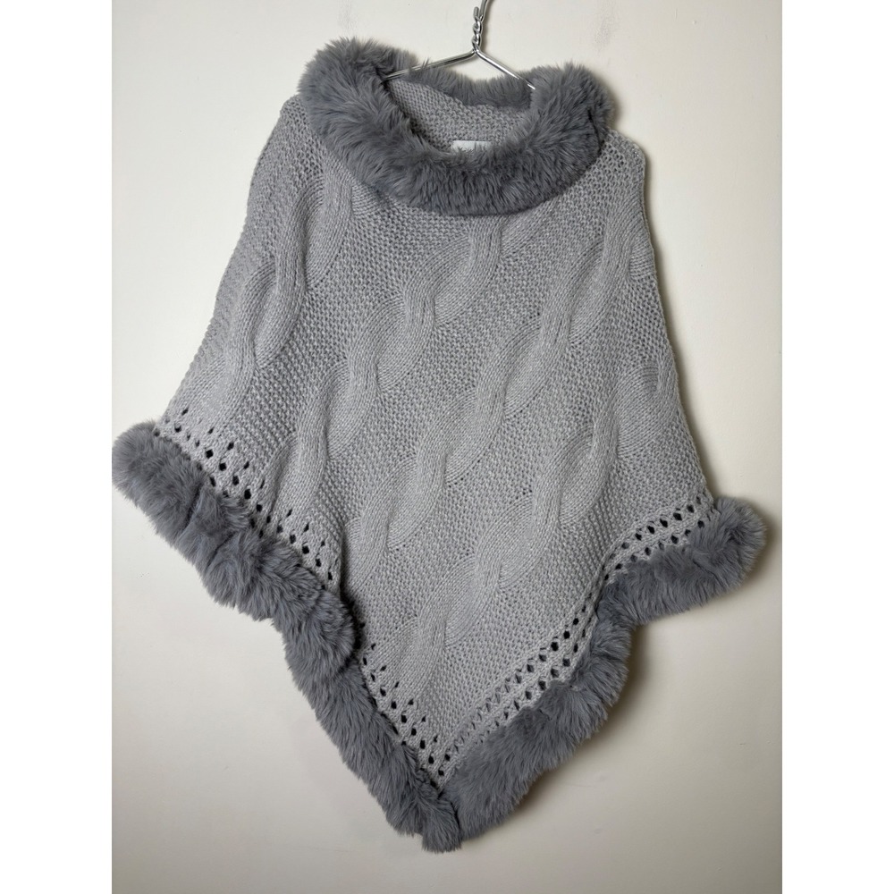 Le Moda Faux Fur Trim Poncho Sweater One Size Grey Cable Knit Elegant Layering